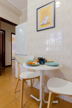 Frühstückstisch in der Küche in Appartment A (Erdgeschoss)